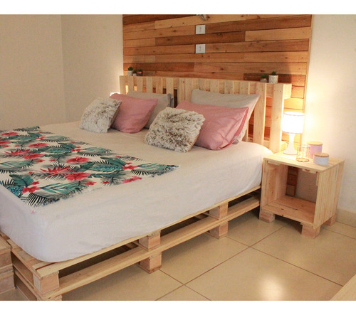 Conjunto Mesa De Cabeceira Latera E Cama De Casal Pallet