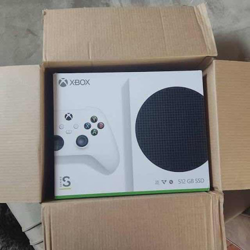 Xbox Series S Usado Pouco Para Fazer Review No Yt + Controle E Cabos Originais, Console Nunca Aberto (acompanha Selo Microsoft Na Traseira)