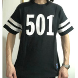 Remera Levis Negra Vintage Fit _ Icono 501 _ Relieve Cocido