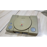 Playstation 1 Fat Só O Aparelho. A Imagem Ta Com Defeito Mas Tem Som E Não Leu Os Jogos. Tá Com Defeito. 679. M3