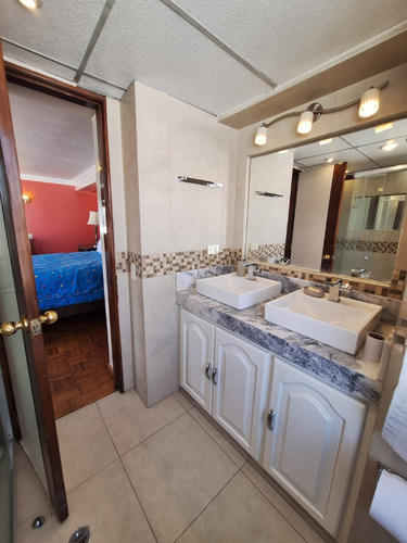 Hermoso Y Muy Cálido Departamento En Venta Sector La Carolina, Junto Al Megamaxi - Imagen 4