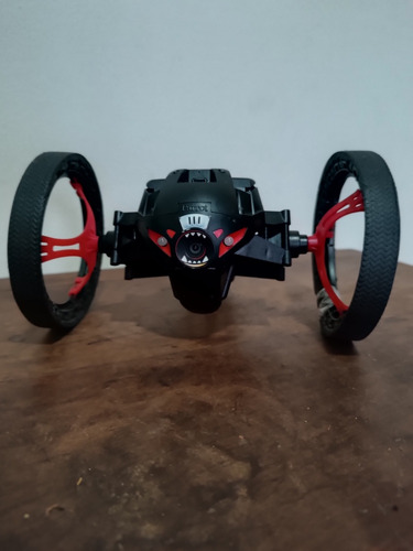 Dron Parrot Jumping Sumo 
