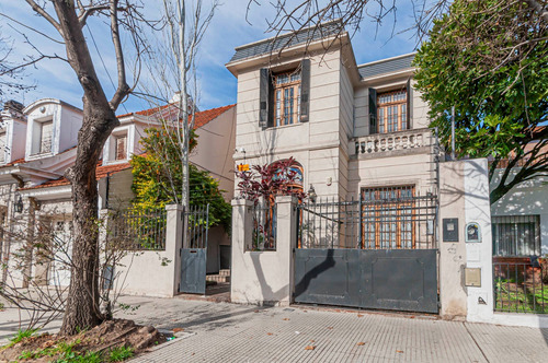 Casa En Venta 6 Ambientes, Pileta, Parrilla, Jardin, Cochera, Villa Del Parque, Capital Federal, Buenos Aires