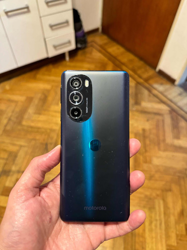 Vendo Moto Edge 30 Pro Más Auriculares Motorola. No Permuto