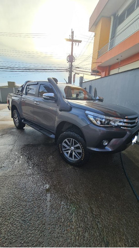 TOYOTA HILUX SRX