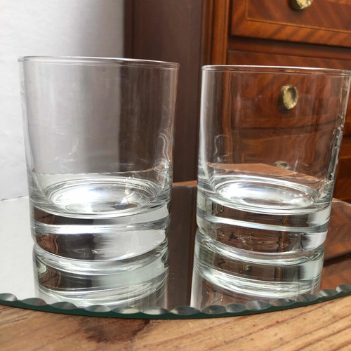 Dos Vasos De Whisky Antiguos Lisos