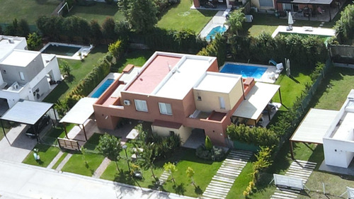Casa En Venta En Casas Del Este, Pilar Del Este