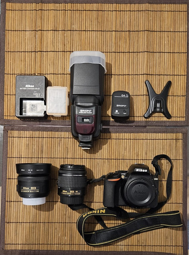 Camara Nikon D5600 Lente Kit 18-55mm + 35mm + Flash Triopo 