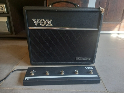 Amplificador Vox Valvetronix Vt20 Multiefecto Con Su Foot 