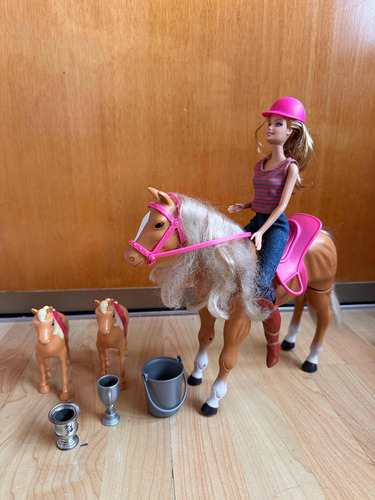 Barbie Original + Caballos Alternativos