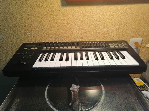 Controlador Midi 32 Teclas Roland A-300pro-r Usb