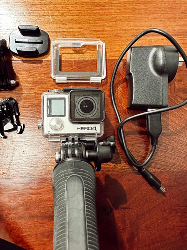 Vendo Go Pro Hero 4 Silver Casi Sin Uso.  Optima Para Su Uso