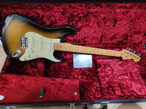 Guitarra Fender Stratocaster American Deluxe 