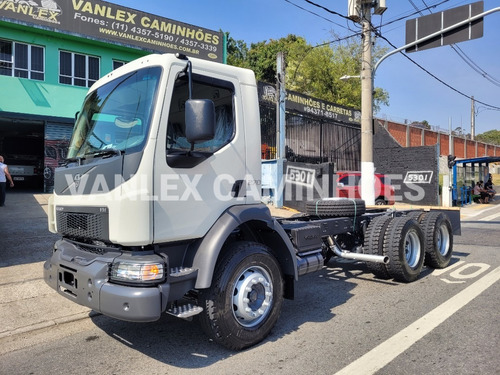 VOLVO VM 270 ZERO KM CHASSI 6X4 TRAÇADO IDEAL P PIPA CAÇAMBA