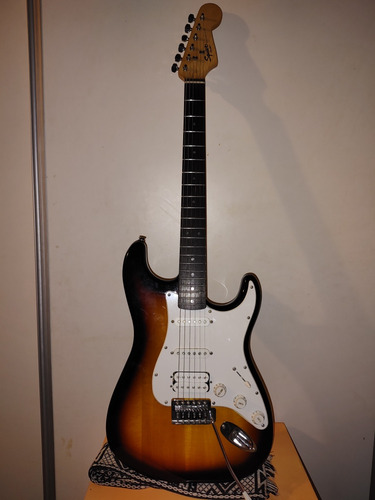 Guitarra Eléctrica Squier Bullet Fender Stratocaster 