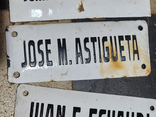 Cartel Antiguo Enlozado De Calle Jose Astigueta