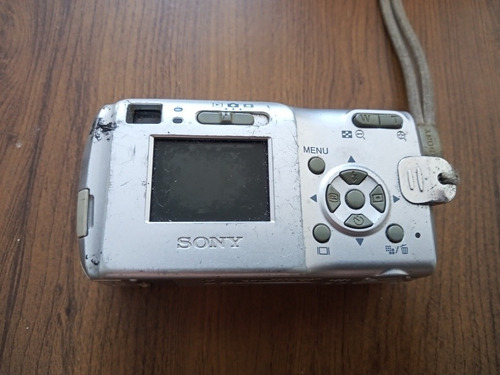 Maquina De Fotografia Sony Dsc S40 Uzada Pra Retirar Peças