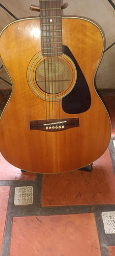 Guitarra Acústica Yamaha Usada