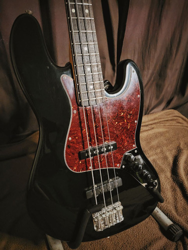Fender Active Deluxe Jazz Bass México 