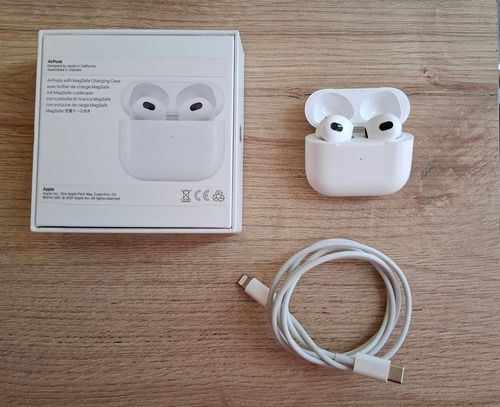 Apple AirPods (3ª Generación)