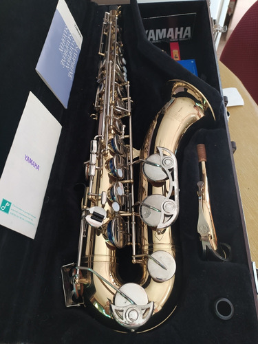 Saxofón Tenor Yamaha Yts23