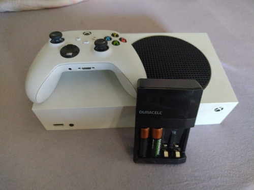 Xbox Series S Usado + Jogos E Carregador De Pilhas 