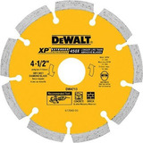 Disco De Diamante Dewalt Dw4713 Industrial Segmentado De Corte En Seco De 4-1/2 PuLG. Con Eje De 5/8 O 7/8 PuLG.