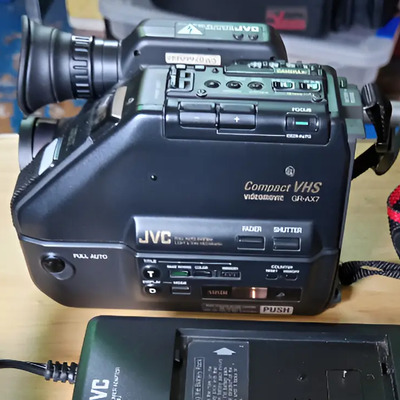 Videocamara Vhs-c Jvc No Enciende Con Accesorios Cargador Si | MercadoLibre