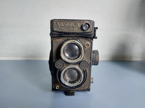 Antiga Maquina Fotográfica Japonesa Yashica 124 G No Estado
