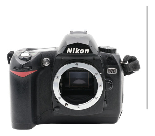 Nikon D70. Solo Bod