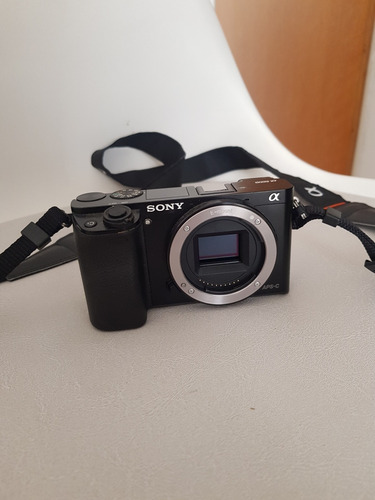 Sony A6000 Body (3000 Disparos)