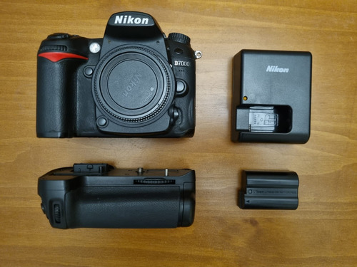  Nikon D7000 Dslr Com Lente 55-200 E Power Grip