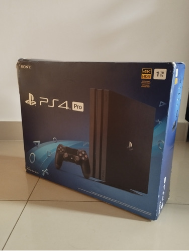 Play Station 4 Pro 1tb + 3 Jogos