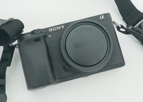 Cámara Sony A6400. Solo Cuerpo. Y Accesorios