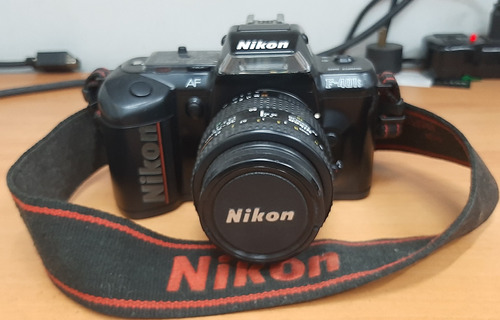 Camera Nikon F401s