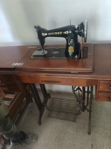 Maquina De Coser A Pedal