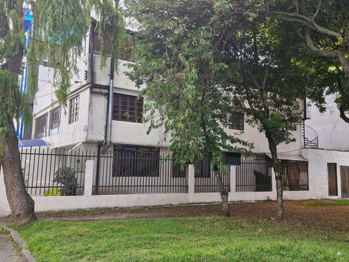 Venta De Casa Esquinera Castilla Bogotá