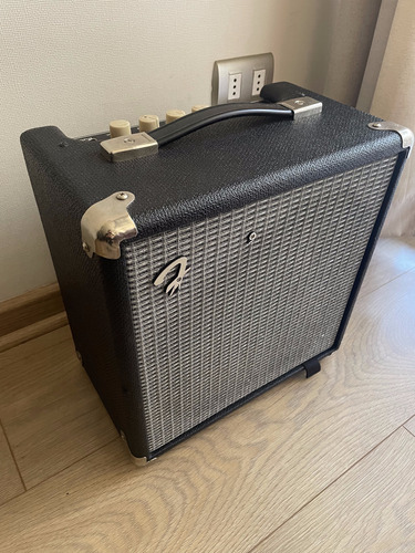 Amplificador Fender Rumble 15 Para Bajo 