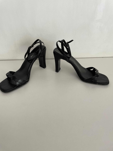 Sandalias Lady Stork Negras En Talle 37 Taco Alto