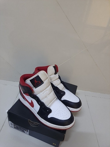 Tênis Air Jordan 1 Mid (gs)-branco, Vermelho E Preto Num 35