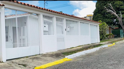 Cesar Bullones Vende Casa Ampliada En Urb. Chucho Briceño, Cabudare, Lara 25-5307