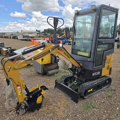 Miniexcavadora Sobre Orugas Con Cabina Y Kit Para Aditamento | MercadoLibre
