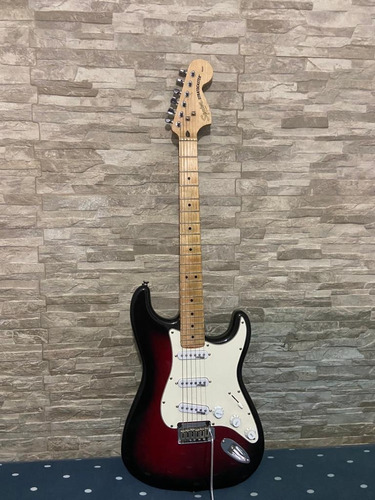 Guitarra Squier Standard