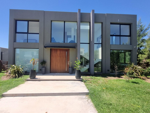 Vende, Casa, Las Golondrinas Hudson Al 100