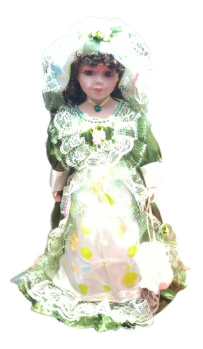 Muñeca De Porcelana Grande Morocha Con Vestido Verde.