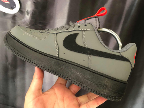 Tenis Nike Af1 Carbon Clasic Gris