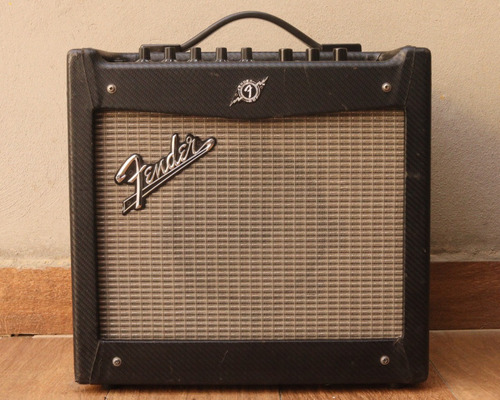 Amplificador Fender Mustang I 20w