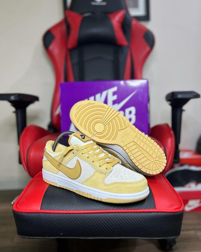 Nike Sb Dunk  Lx Gold Sued  | Talle 37