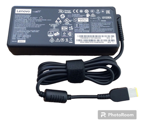 Cargador Lenovo Original Modelo Adl135ndc3a 20v A 6.75a 135w