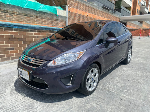 Ford Fiesta Se Sedan 1.6 Mecánico 2012